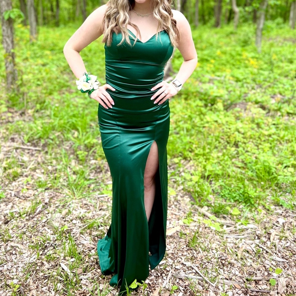 Elegant Green Satin Evening Dress